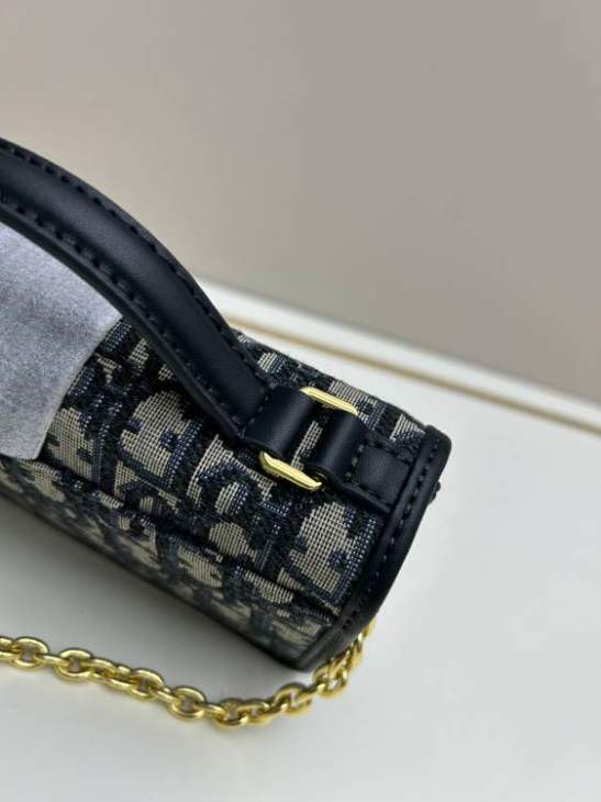 Picture of Dior Handbags _SKUfw239225433fw